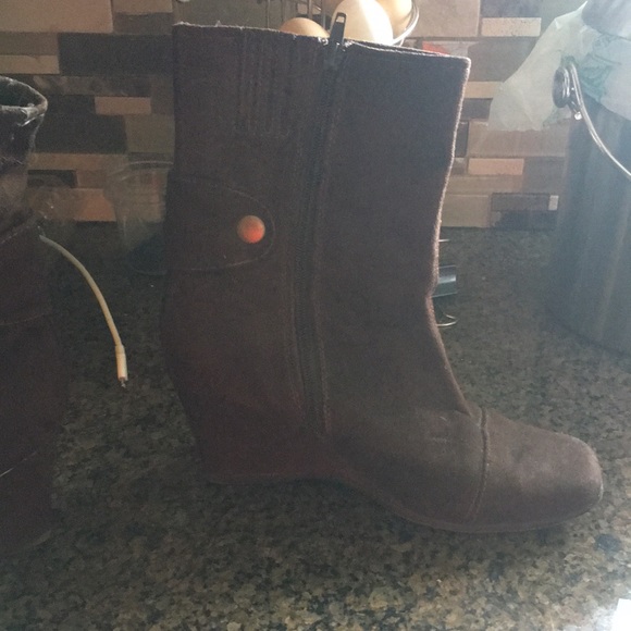 Boots - Picture 2 of 6